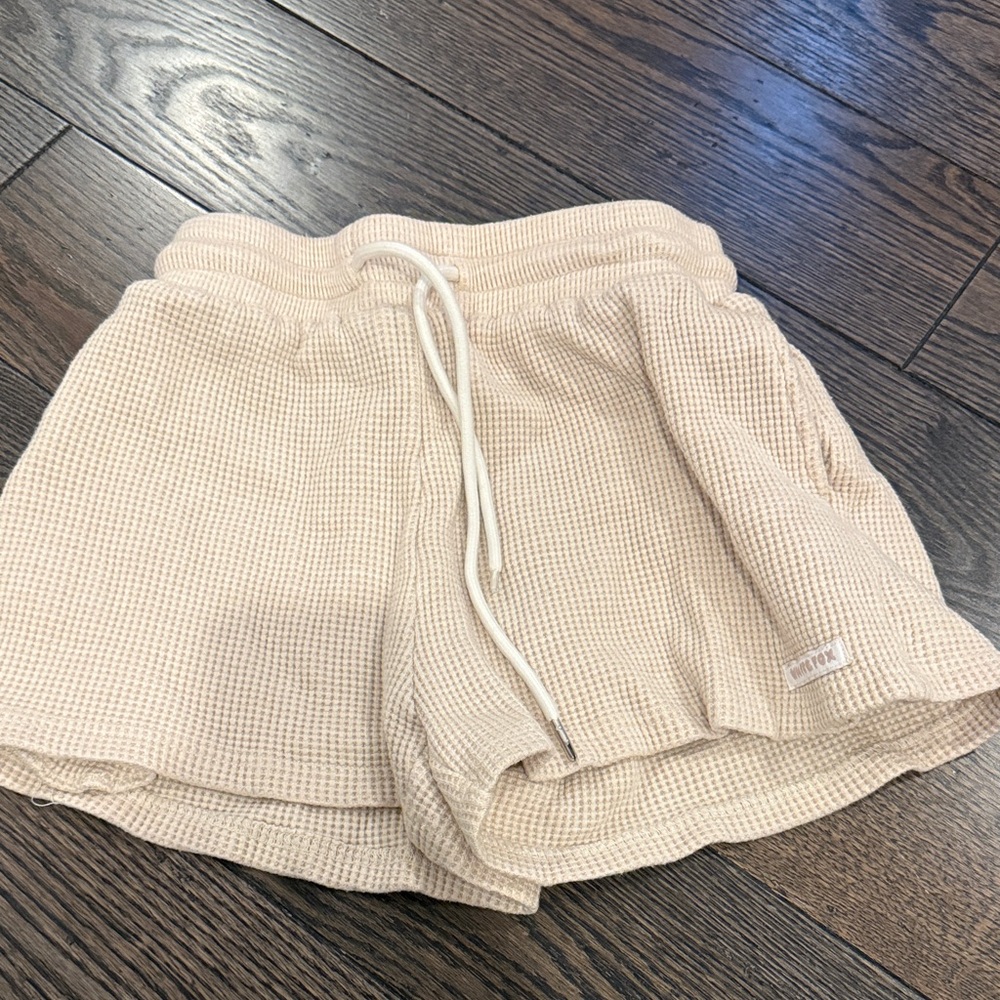 White fox Waffle Knit Pull-On Women's Shorts - Cream
